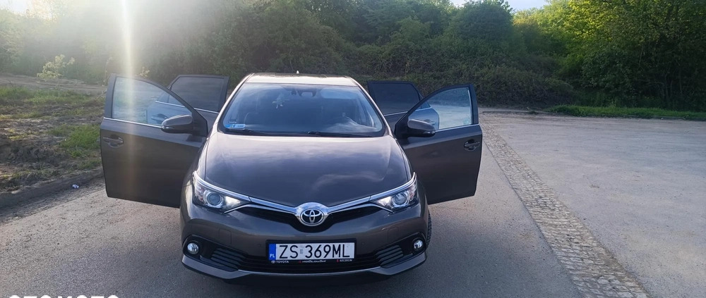 Toyota Auris cena 52500 przebieg: 78000, rok produkcji 2016 z Szczecin małe 191